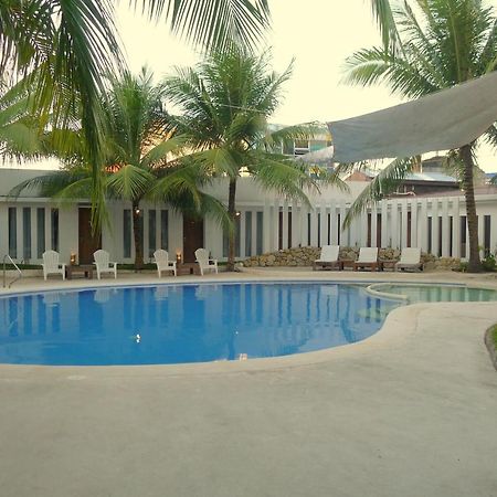 Urban Sands Hotel Iloilo Exterior photo