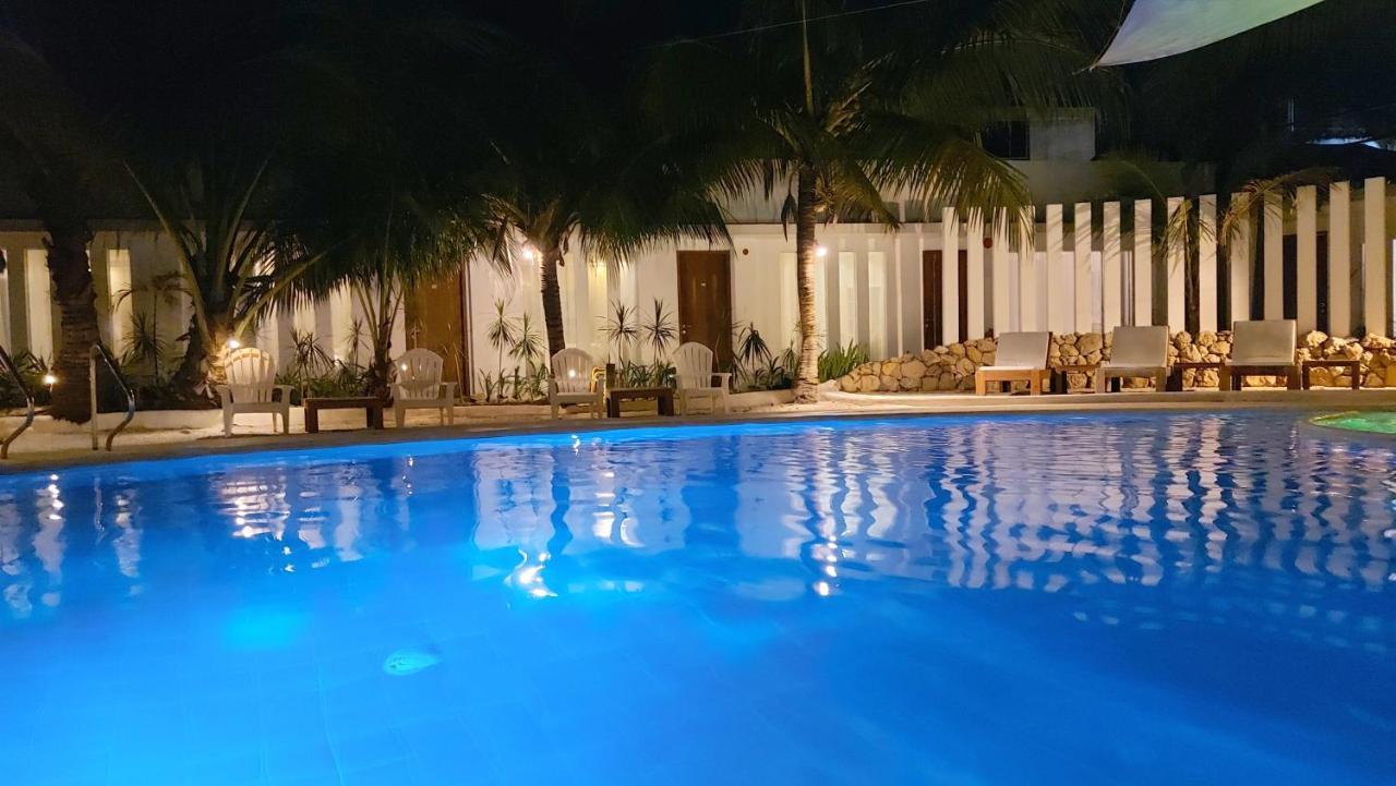 Urban Sands Hotel Iloilo Exterior photo