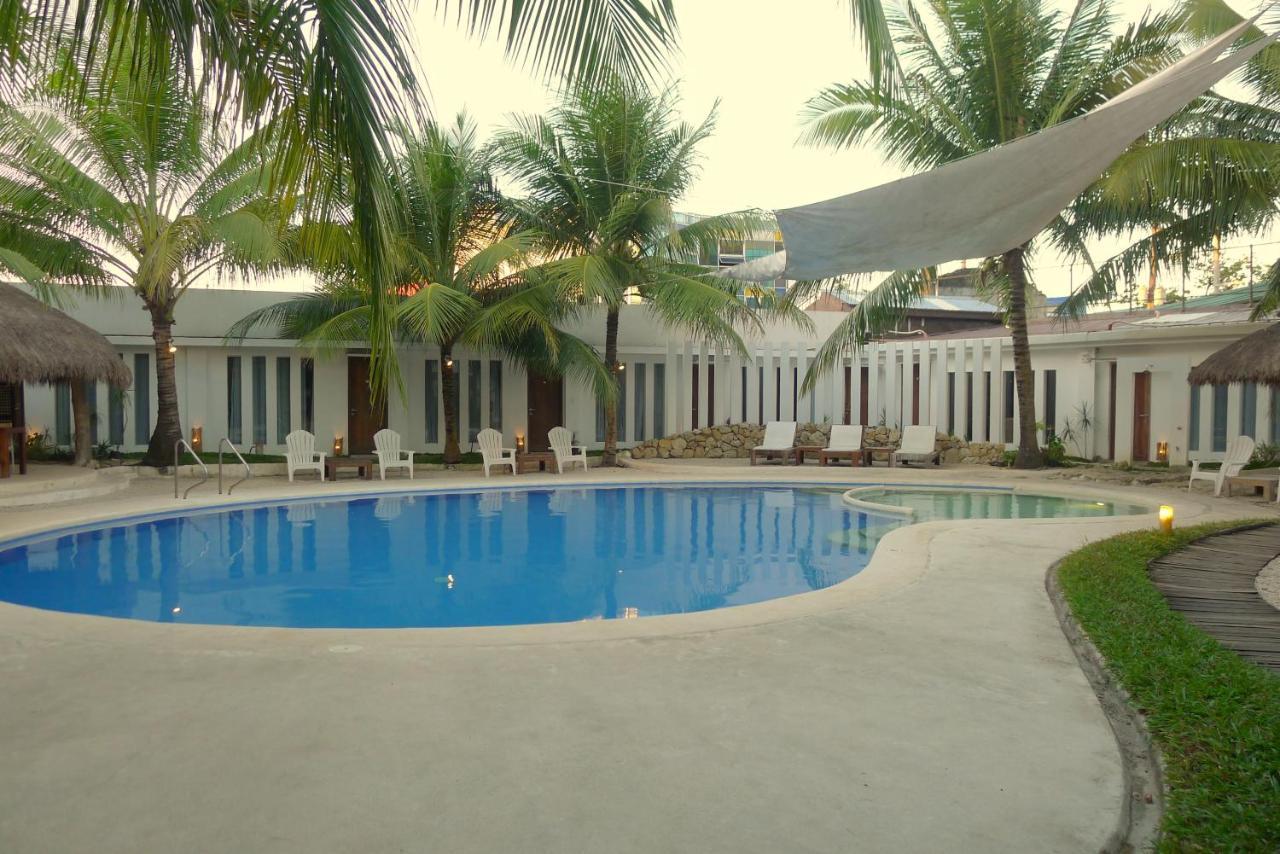 Urban Sands Hotel Iloilo Exterior photo