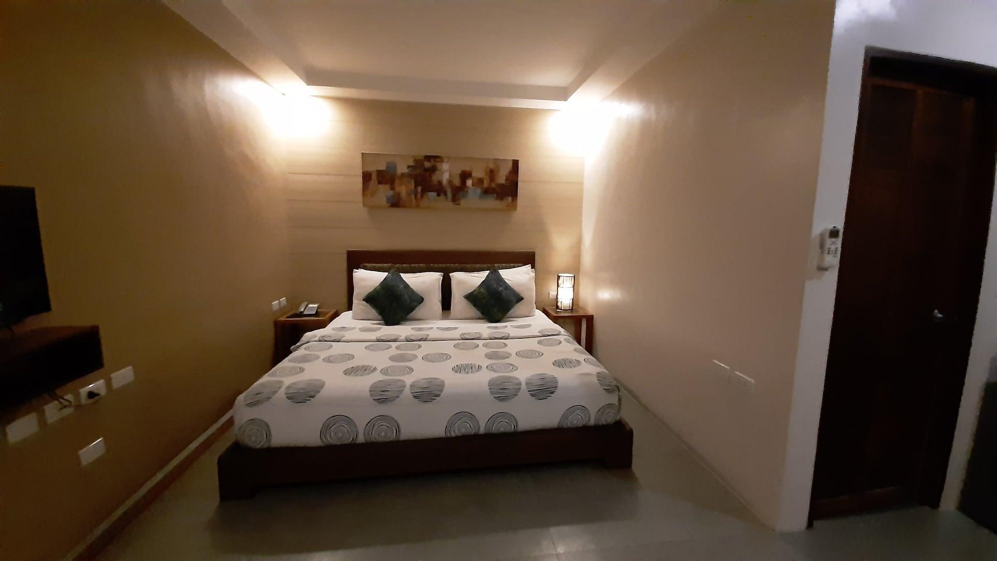 Urban Sands Hotel Iloilo Exterior photo